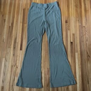 H&M green flare leggings